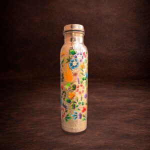 Termo de cobre artesanal martillado de 1 litro con diseño de aves y flores pintadas a mano con detalles en laminilla de oro