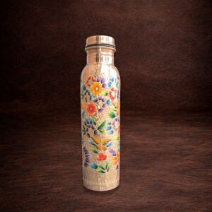 Termo de cobre artesanal martillado color natural de 1 litro con mariposas monarca y flores pintadas a mano con detalles en laminilla de oro